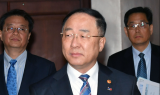 홍남기 “추경 위해 적자국채 발행 불가피… 최소화 할 것”