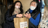 LG U+, 임직원 기부금으로 독거 어르신 선물 전달…“나눔 문화 확대할 것”